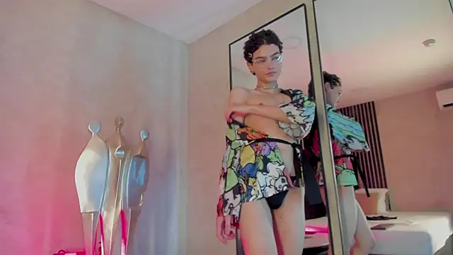 Val Guerra online show from 11/12/25, 03:51