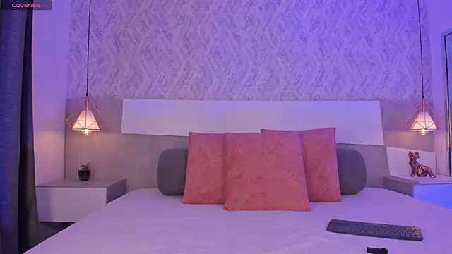 Vittoria  rossi online show from 04/15/26, 03:08