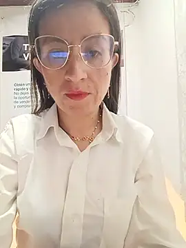 Valentina--1 online show from 05/18/26, 09:59