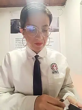 Snapshot of Valentina--1 chatting on 06/19/26, 10:19 Valentina--1 online show from 06/19/26, 10:19