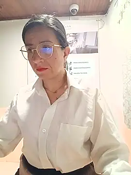 Snapshot of Valentina--1 chatting on 06/30/26, 10:27 Valentina--1 online show from 06/30/26, 10:27
