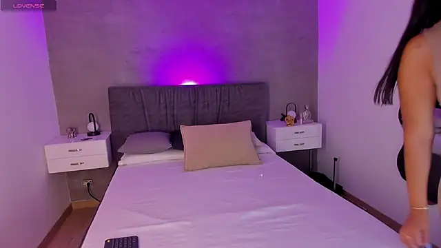 Snapshot of andreanix chatting on 11/15/25, 07:32 andreanix online show from 11/15/25, 07:32