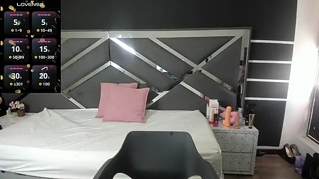 ScarlettParker online show from 11/13/25, 12:59