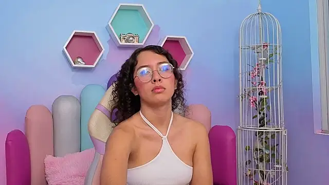 Snapshot of Sasha-Monroe chatting on 10/26/25, 11:09 Sasha-Monroe online show from 10/26/25, 11:09