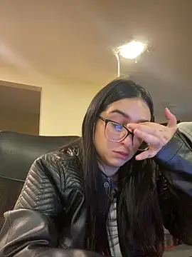 Kloe Novoa online show from 04/13/26, 12:21