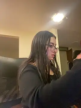 Kloe Novoa online show from 04/14/26, 12:11