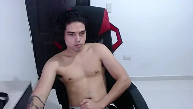 Snapshot of LiamRidesr chatting on 11/13/25, 08:19 LiamRidesr online show from 11/13/25, 08:19