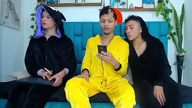 Hot Boys Latinos X online show from 01/08/26, 09:50