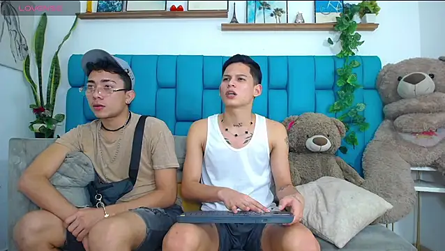 Hot Boys Latinos X online show from 02/09/26, 10:58