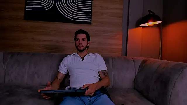 Snapshot of tonny__08 chatting on 11/12/25, 01:22 tonny 08 online show from 11/12/25, 01:22