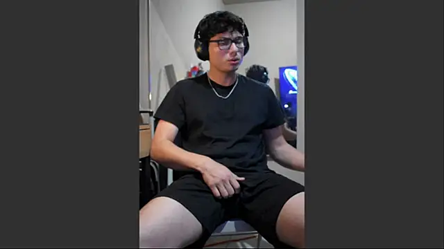 Ais B10 online show from 11/14/25, 03:38