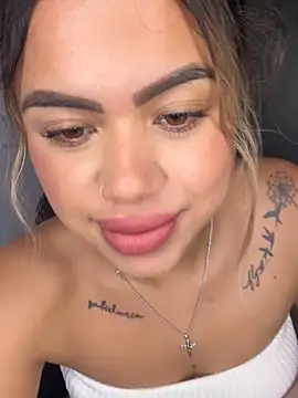 Snapshot of Alanna-foxx chatting on 11/07/25, 11:27 Alanna-foxx online show from 11/07/25, 11:27