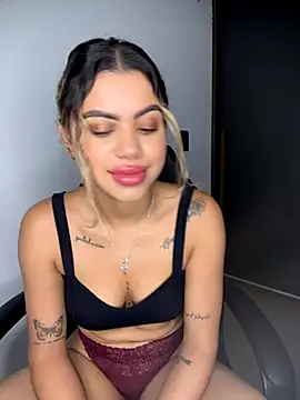 Snapshot of Alanna-foxx chatting on 11/09/25, 12:09 Alanna-foxx online show from 11/09/25, 12:09