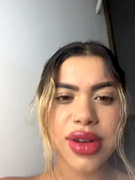 Snapshot of Alanna-foxx chatting on 11/27/25, 12:56 Alanna-foxx online show from 11/27/25, 12:56