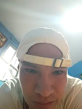 Snapshot of Ojitosbrrr chatting on 11/02/25, 04:20 Ojitosbrrr online show from 11/02/25, 04:20