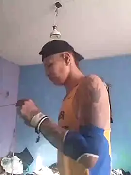 Snapshot of Ojitosbrrr chatting on 11/28/25, 10:12 Ojitosbrrr online show from 11/28/25, 10:12