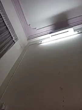 Snapshot of ezabel- chatting on 11/27/25, 01:24 ezabel- online show from 11/27/25, 01:24