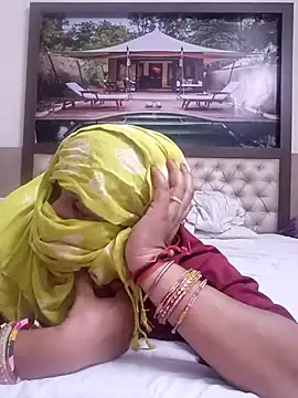 Snapshot of Best_couple2001 chatting on 10/25/25, 03:07 Best couple2001 online show from 10/25/25, 03:07