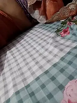 Snapshot of Best_couple2001 chatting on 11/04/25, 04:39 Best couple2001 online show from 11/04/25, 04:39