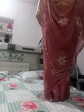 Snapshot of Best_couple2001 chatting on 11/06/25, 03:02 Best couple2001 online show from 11/06/25, 03:02