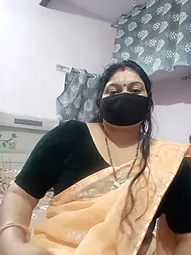 Snapshot of Best_couple2001 chatting on 11/14/25, 06:45 Best couple2001 online show from 11/14/25, 06:45