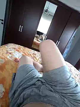 Snapshot of Efe53100 chatting on 11/17/25, 04:51 Efe53100 online show from 11/17/25, 04:51