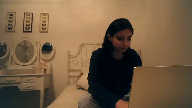 bellefleurrr online show from 02/13/26, 09:00