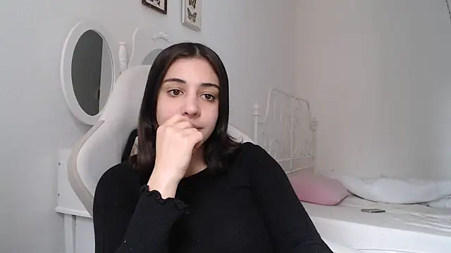 bellefleurrr online show from 04/19/26, 01:43