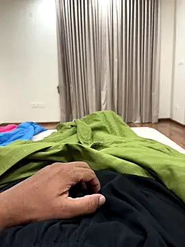 Snapshot of Raj3090 chatting on 11/25/25, 06:41 Raj3090 online show from 11/25/25, 06:41