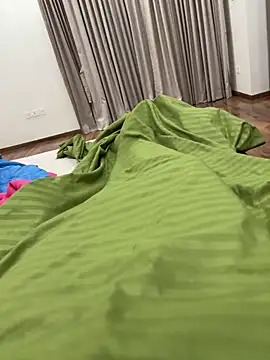 Snapshot of Raj3090 chatting on 11/26/25, 05:36 Raj3090 online show from 11/26/25, 05:36