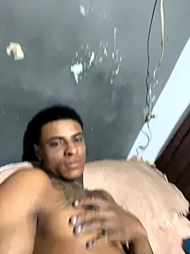 Snapshot of Guilps chatting on 10/28/25, 09:17 Guilps online show from 10/28/25, 09:17