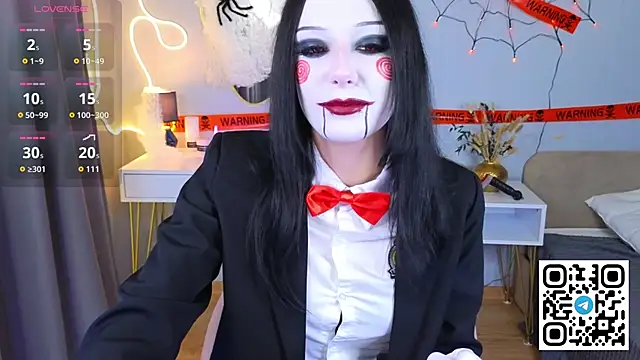  amy luna  online show from 10/28/25, 08:18