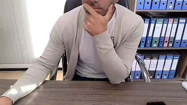 Snapshot of Evasionee chatting on 11/03/25, 07:20 Evasionee online show from 11/03/25, 07:20