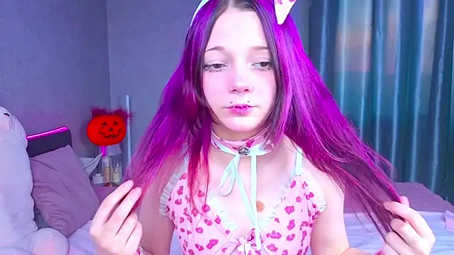 Snapshot of KittieHeart chatting on 11/06/25, 01:56 KittieHeart online show from 11/06/25, 01:56