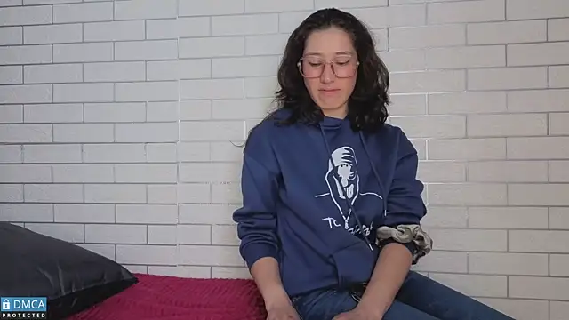 eva delight  online show from 04/08/26, 12:05