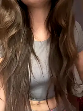 Snapshot of shopiabrow chatting on 10/28/25, 09:50 shopiabrow online show from 10/28/25, 09:50