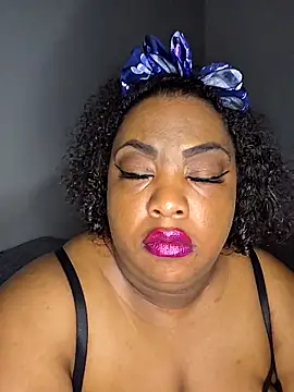 Snapshot of TigOBittiesTheOriginal chatting on 11/18/25, 04:11 TigOBittiesTheOriginal online show from 11/18/25, 04:11