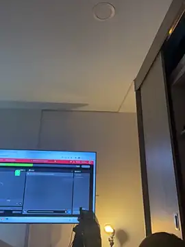 GiaStonne online show from 11/28/25, 02:58