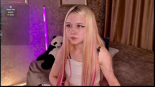 VivieSunn online show from 04/30/26, 08:57