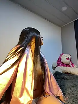 nicky and isabella online show from 12/14/25, 01:55