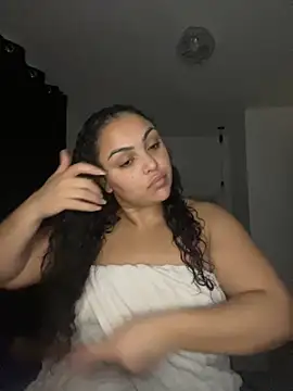 Snapshot of CaramelCarmenxox chatting on 12/04/25, 10:18 CaramelCarmenxox online show from 12/04/25, 10:18