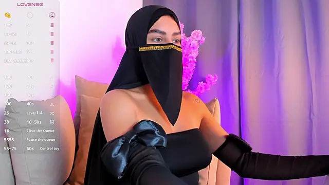 shaima   online show from 12/18/25, 09:32