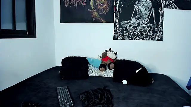 DagmarMoon online show from 12/22/25, 10:51