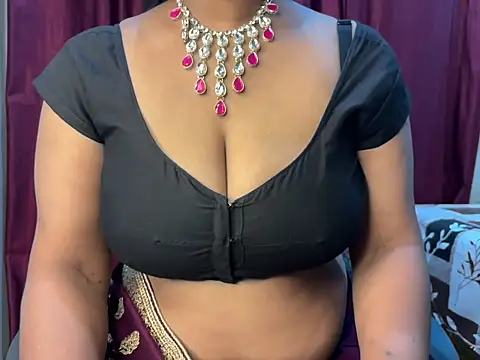 Snapshot of Ritika_janu chatting on 04/27/26, 06:17 Ritika janu online show from 04/27/26, 06:17