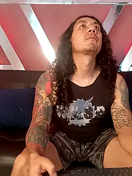 Snapshot of ErosyVenus69 chatting on 11/11/25, 05:57 ErosyVenus69 online show from 11/11/25, 05:57