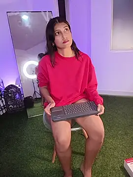 YeseniaRodriguez3 online show from 10/29/25, 12:02