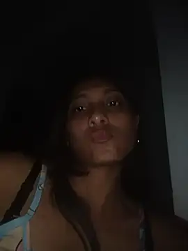 YeseniaRodriguez3 online show from 05/31/26, 03:15