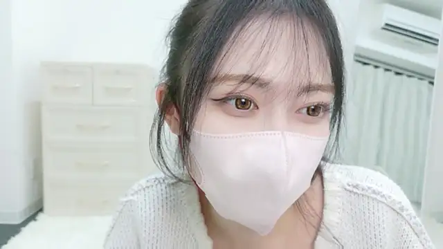 Snapshot of annachan_v chatting on 04/10/26, 02:33 annachan v online show from 04/10/26, 02:33