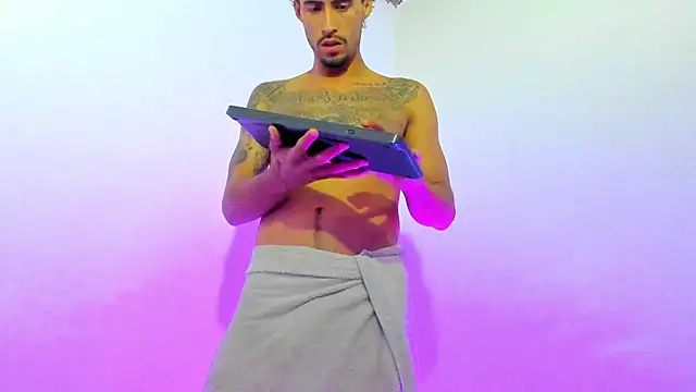 Snapshot of harold_777 chatting on 11/20/25, 10:09 harold 777 online show from 11/20/25, 10:09