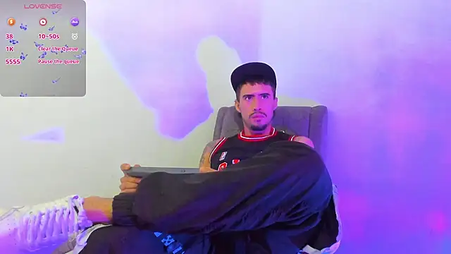 Snapshot of harold_777 chatting on 11/21/25, 10:41 harold 777 online show from 11/21/25, 10:41